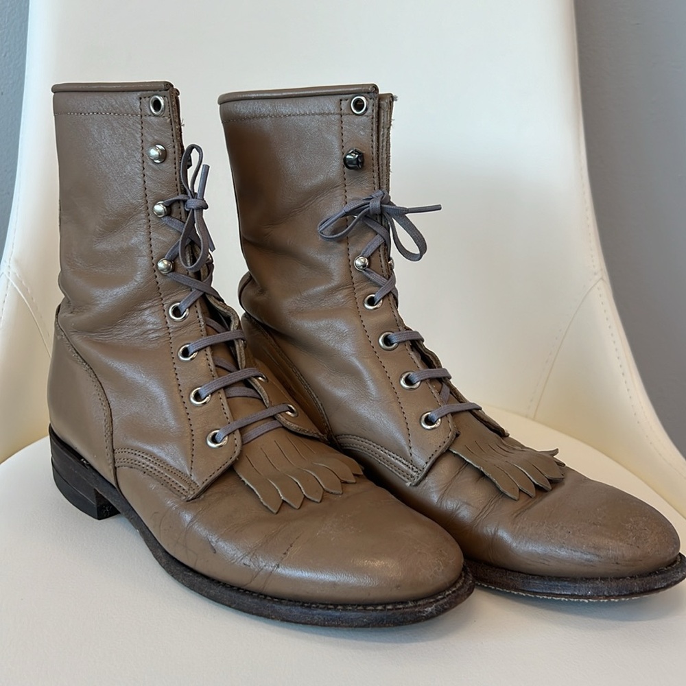 VINTAGE Justin tan lace up booties size 7.5